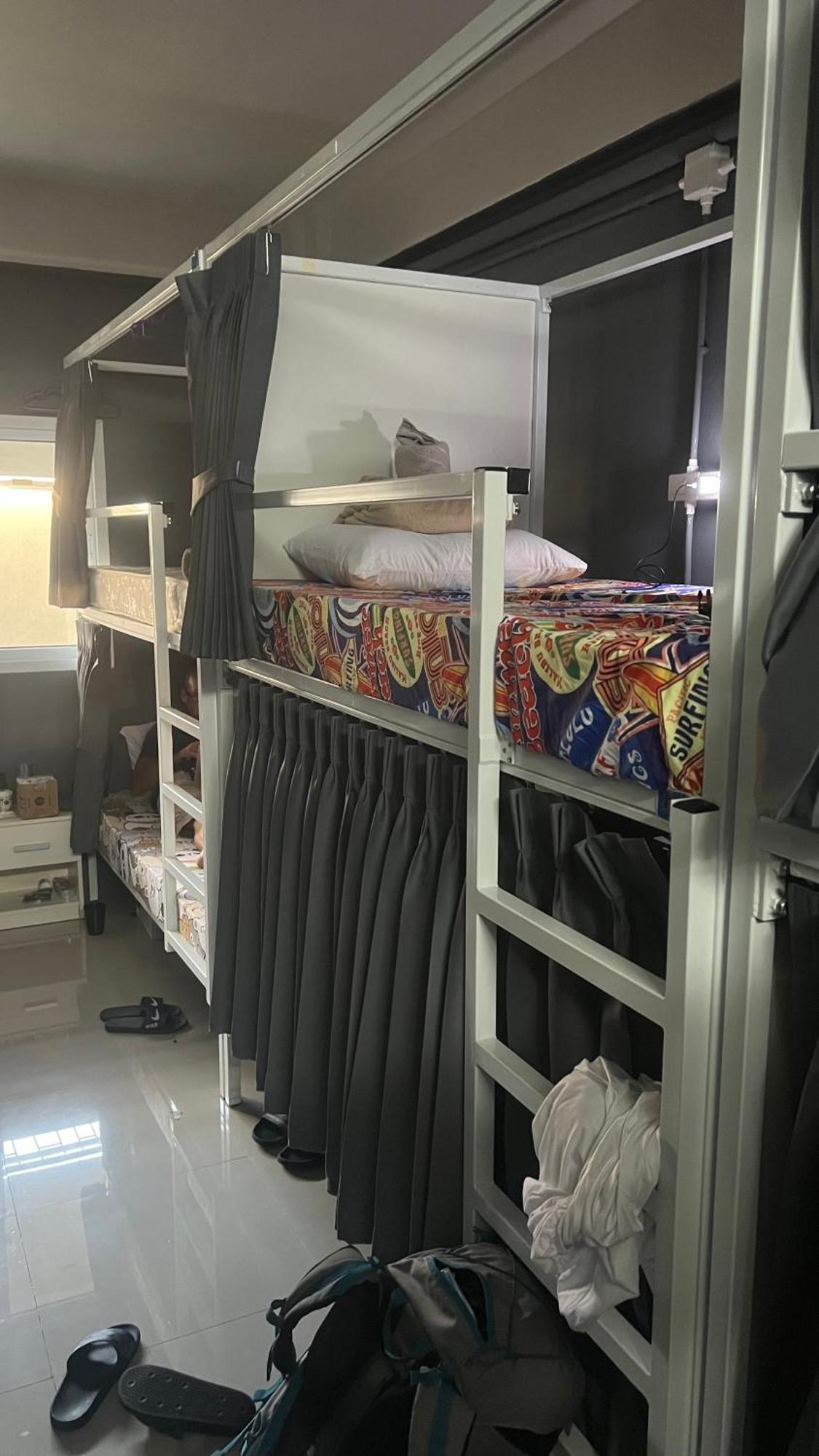 W District Guesthouse Bangkok Zewnętrze zdjęcie