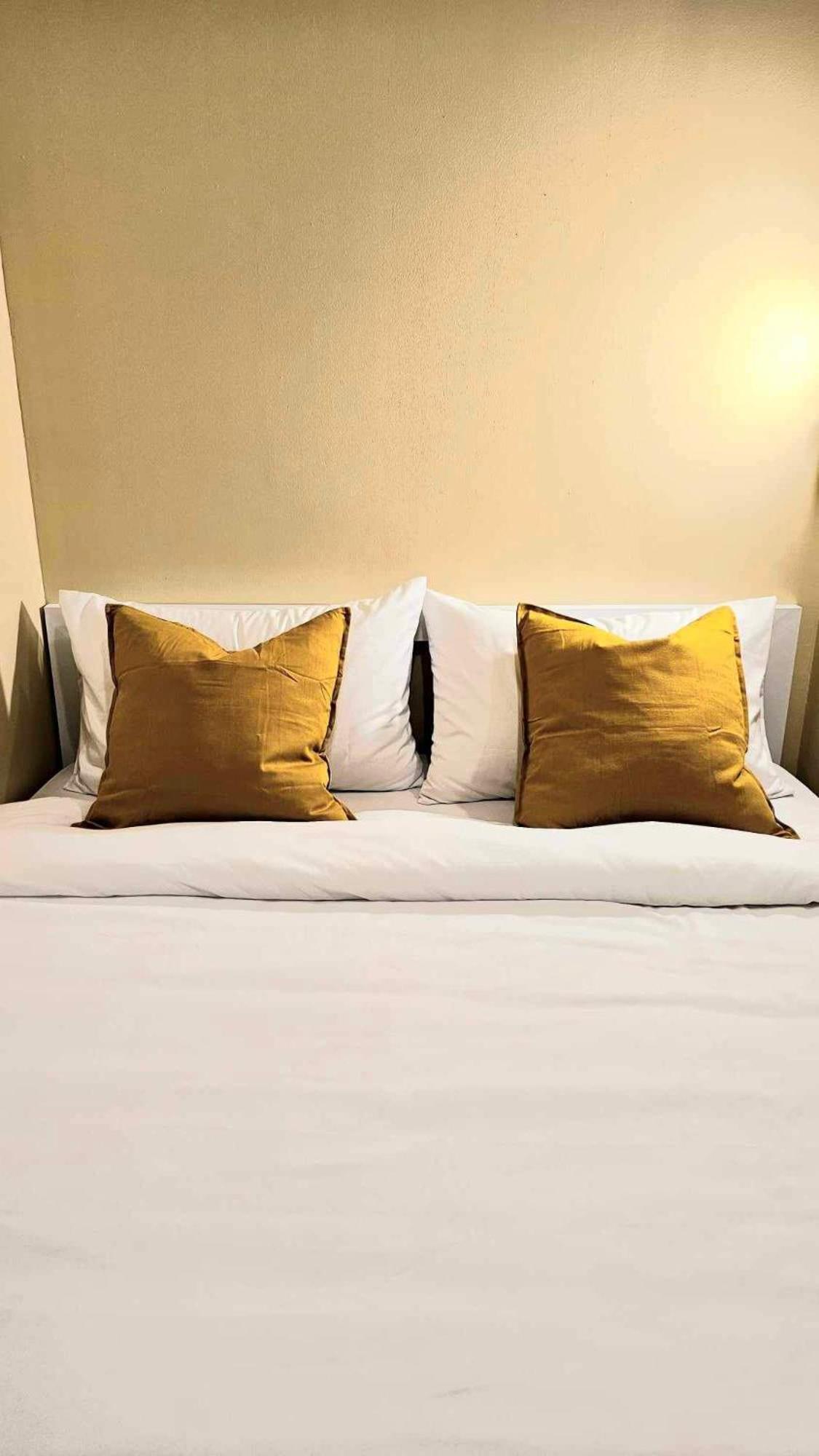 W District Guesthouse Bangkok Zewnętrze zdjęcie
