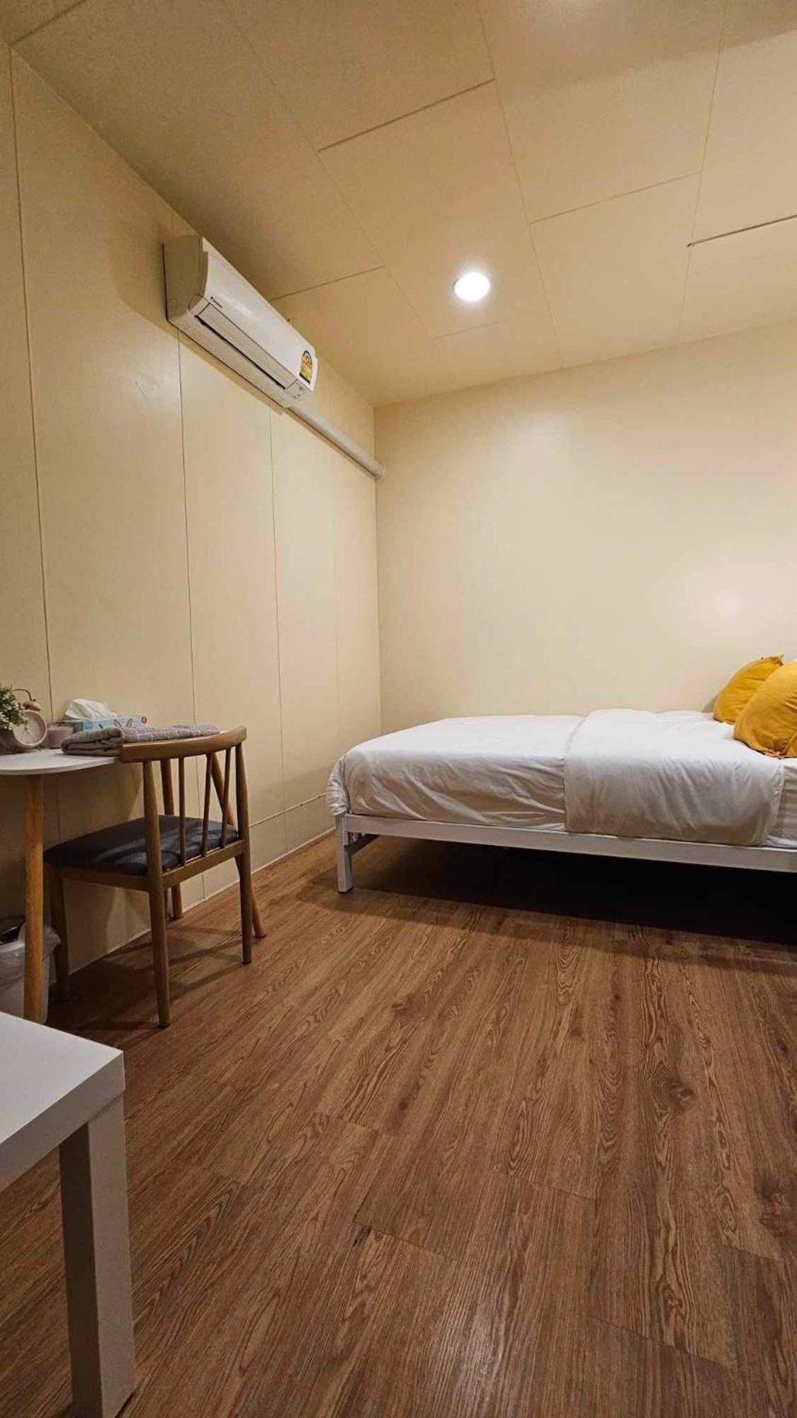 W District Guesthouse Bangkok Zewnętrze zdjęcie