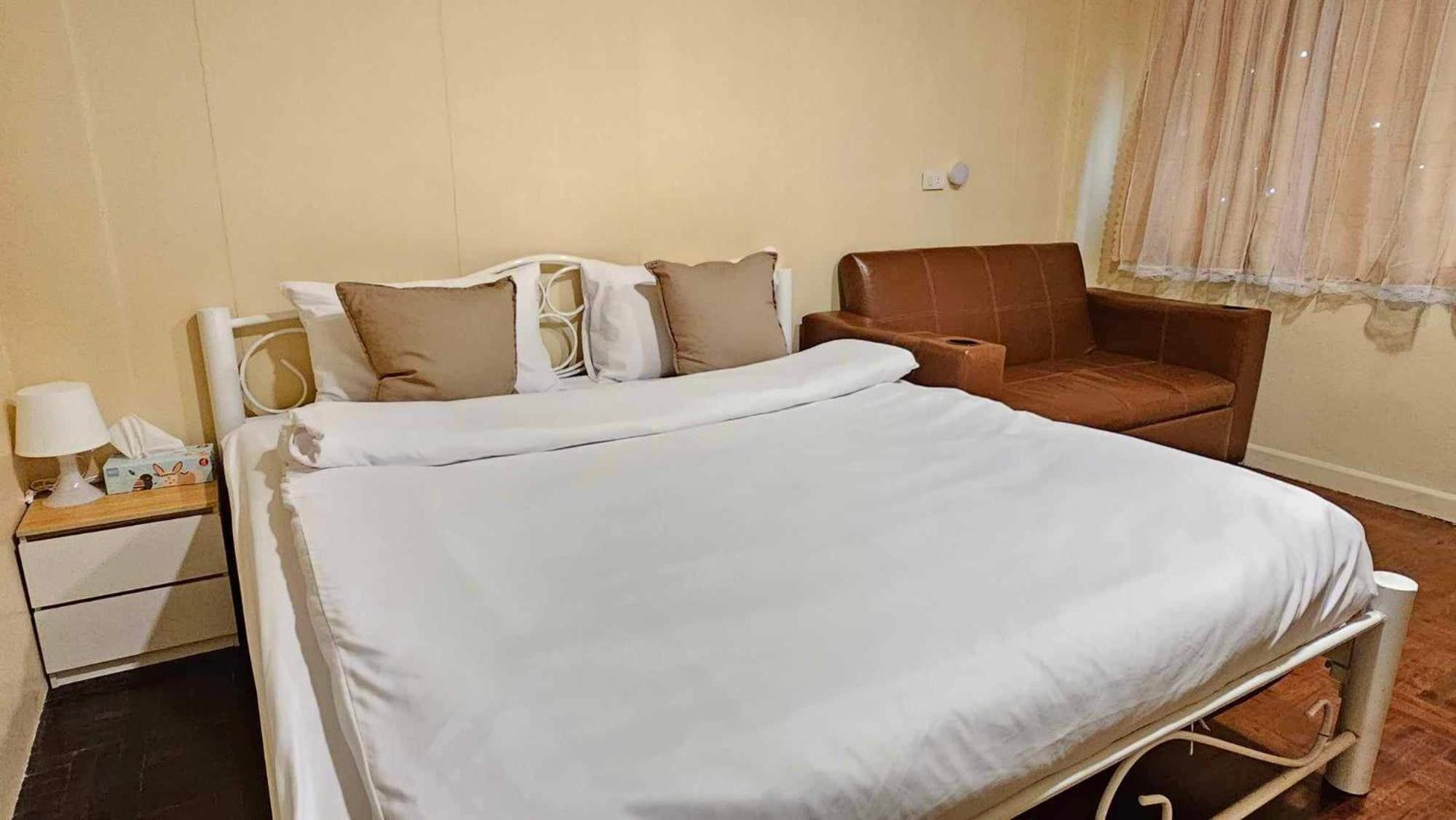 W District Guesthouse Bangkok Zewnętrze zdjęcie