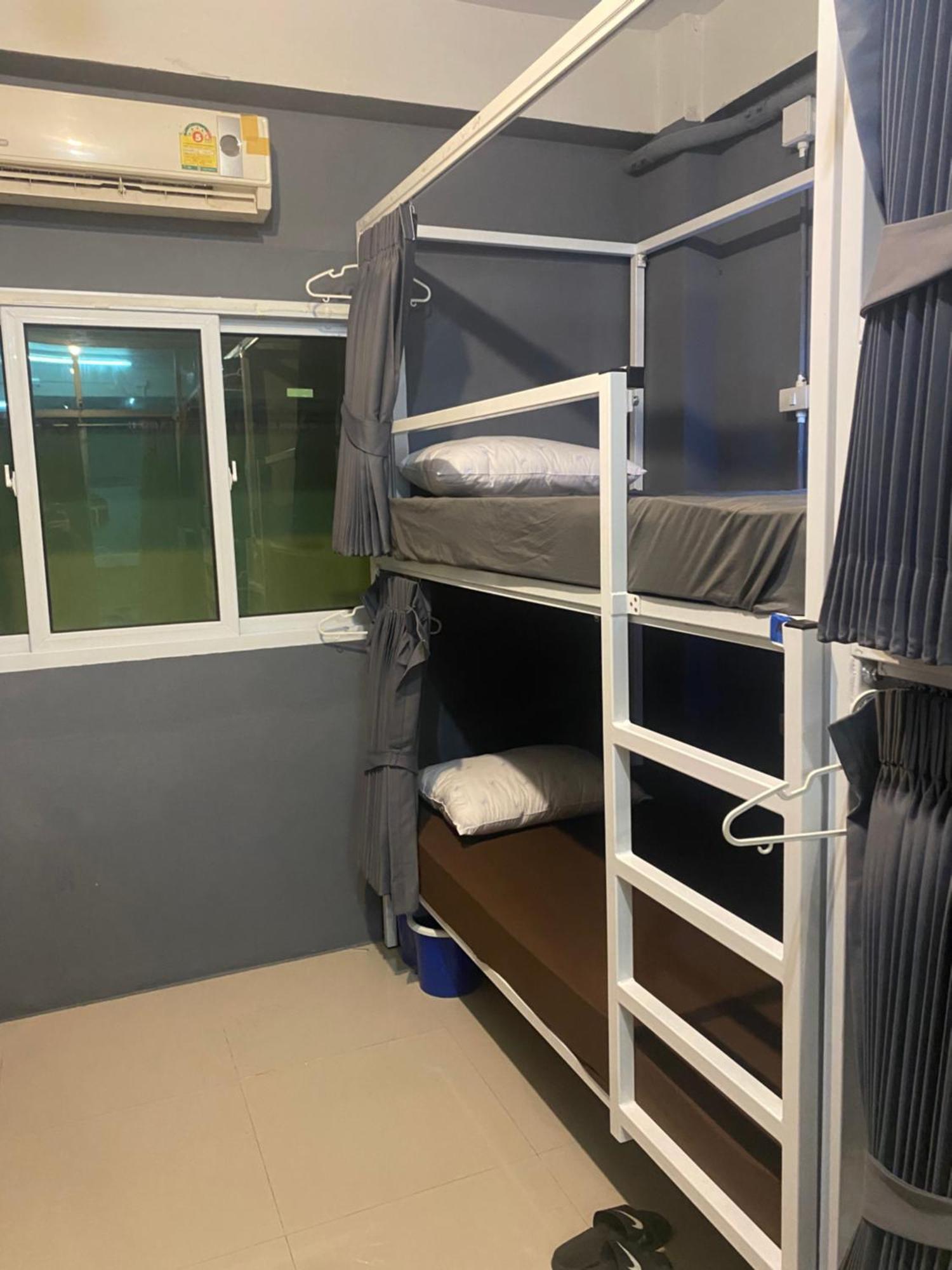 W District Guesthouse Bangkok Zewnętrze zdjęcie