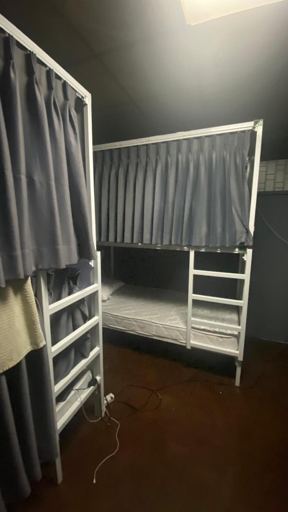 W District Guesthouse Bangkok Zewnętrze zdjęcie